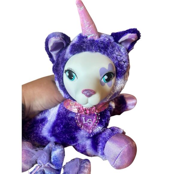Just Play Llamacorn Surprise Dolly the Llama/Unicorn & Her 2 Babies Plush Toy - Picture 2 of 3